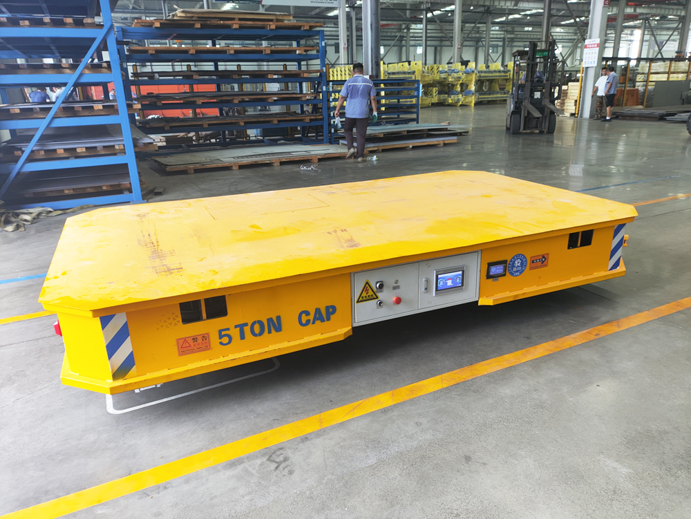 5噸舵輪無(wú)軌車(chē)交付使用 助力鋼廠開(kāi)啟高效搬運(yùn)新篇章